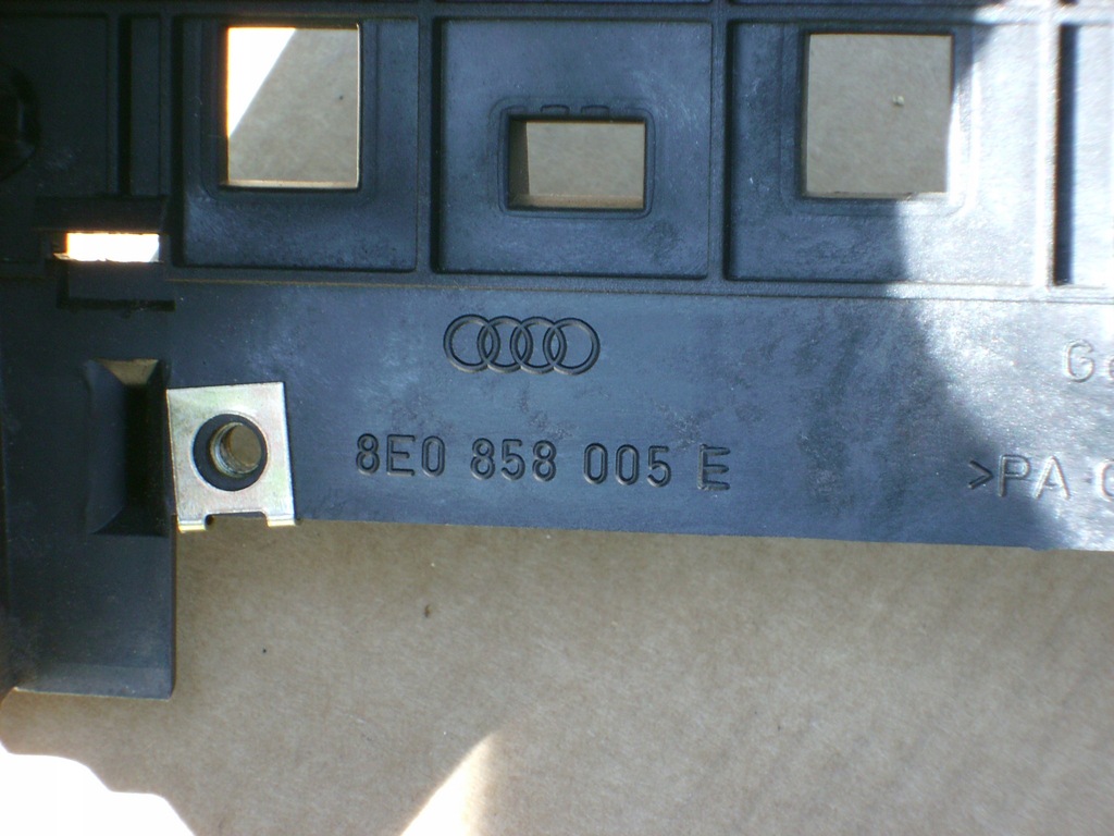 фото №8, Рамка каркас радіо audi a4 b7 8e0858005e