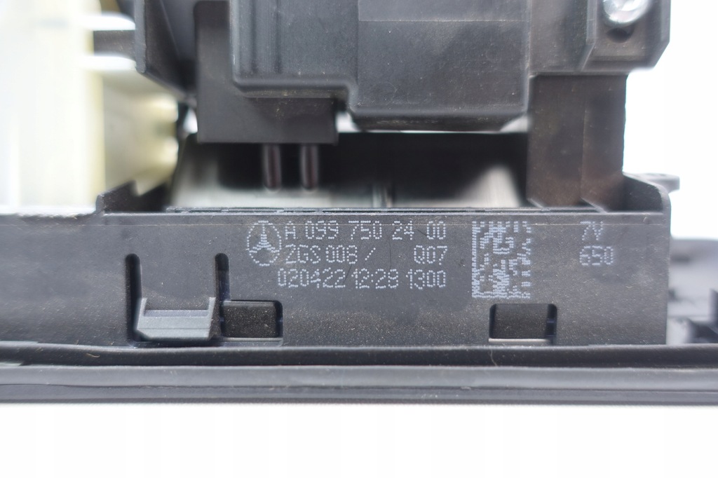 фото №8, Камера микровыключатель крышки багажника mercedes w247