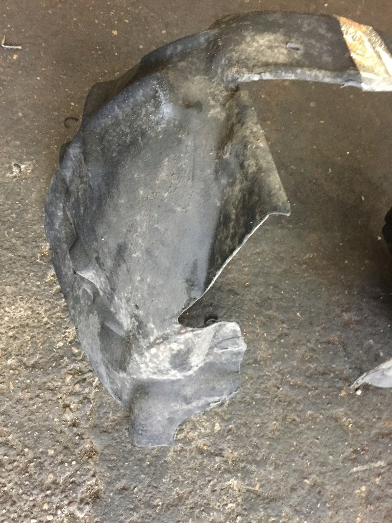 фото №7, Audi a5 8t підкрилок обшивка праве передні 08-11r