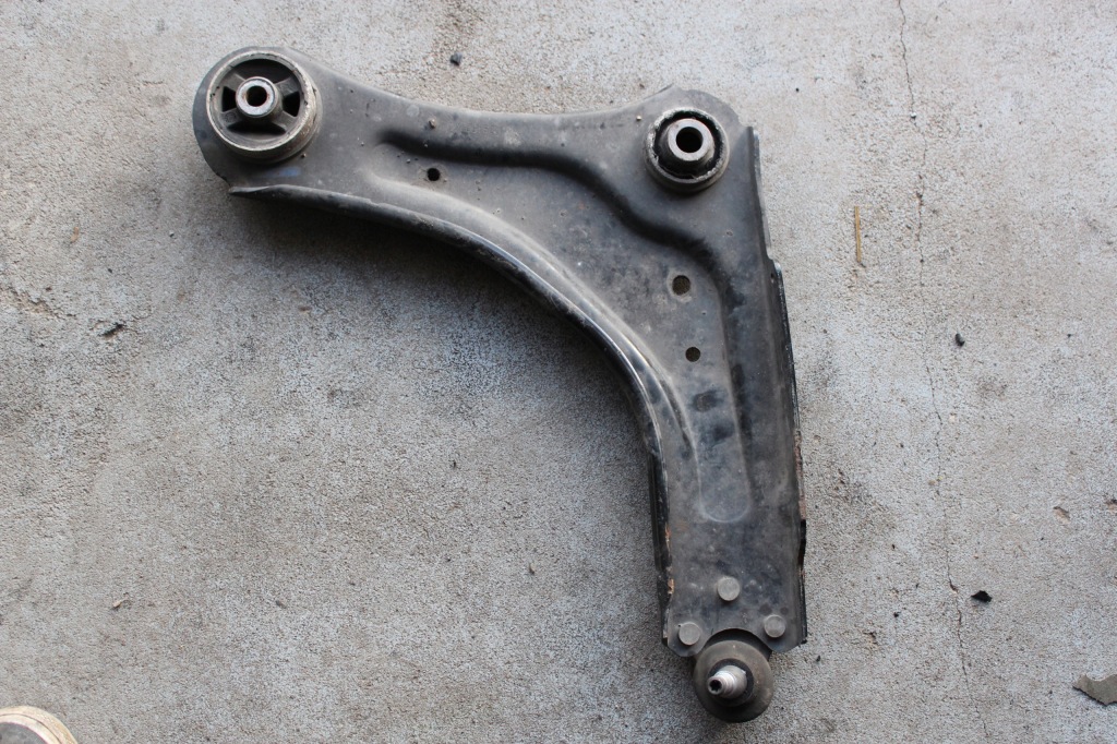фото №1, Renault laguna iii рычаг правый перед 2.0dci