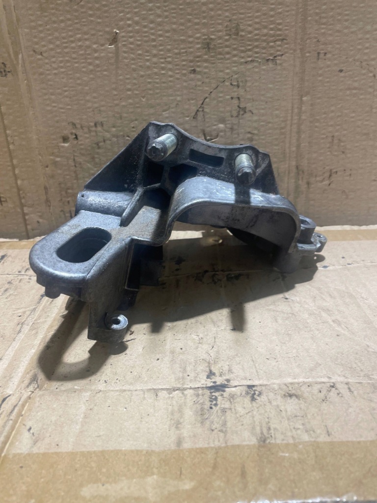 фото №1, Ford focus кронштейн кронштейн двигуна