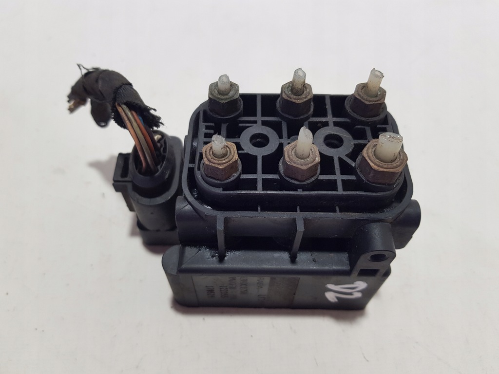 фото №1, Распределитель подвеска audi q7 4l vw touareg 7l