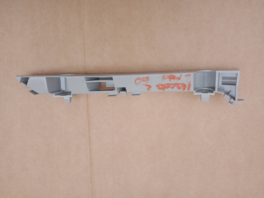 фото №1, Mazda 2 левый направляющая бампера перед 2003-07r