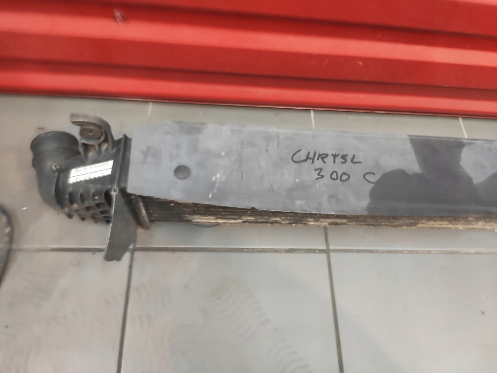 Chrysler 300c 3.0 crd інтеркулер радіатор 1035054b оригінал Київ