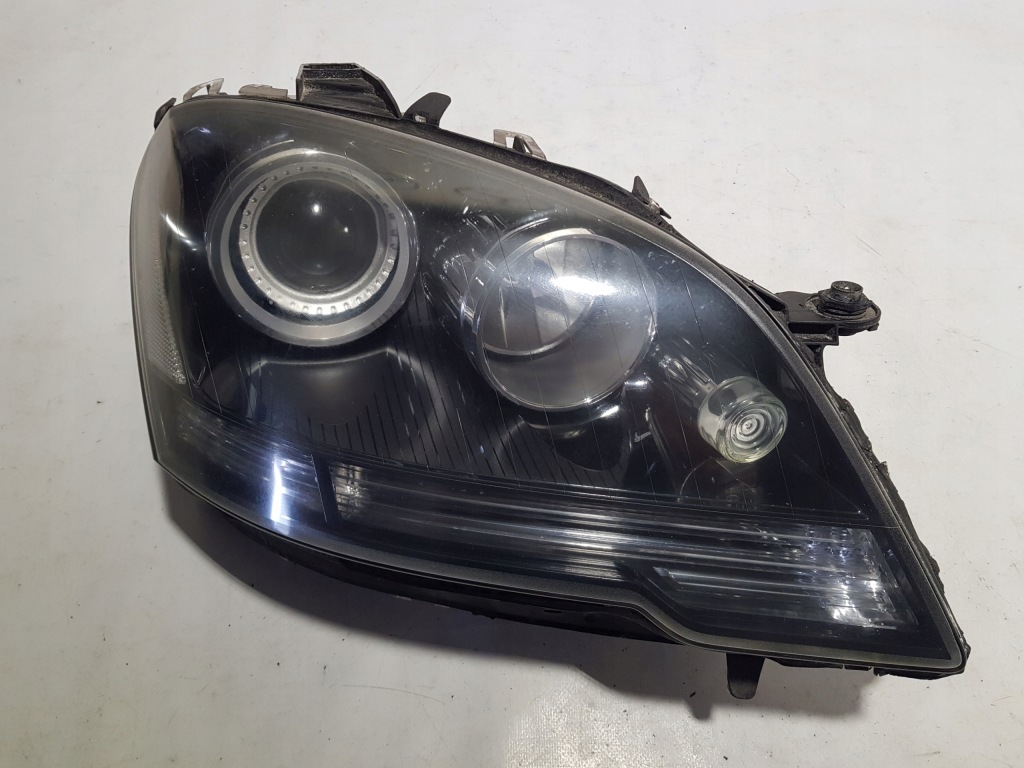 Купить Mercedes ml w164 amg рестайлинг  лампа ксенон правый перед a1648204059