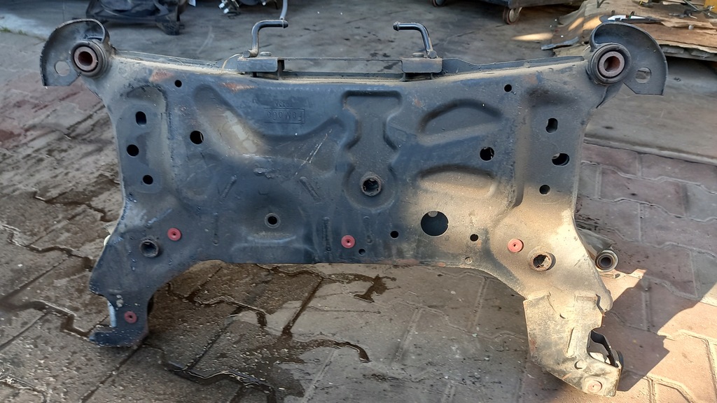 фото №4, Подрамник перед volvo v40 12-19r