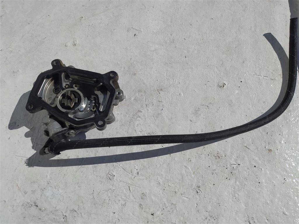 фото №1, Насос вакуум mercedes w176 amg 2.0 t a1332300065