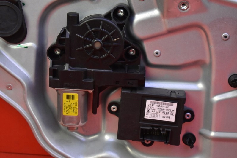 фото №5, Підйомник скло лівий задня 970715 volvo v70 3 iii 07-16