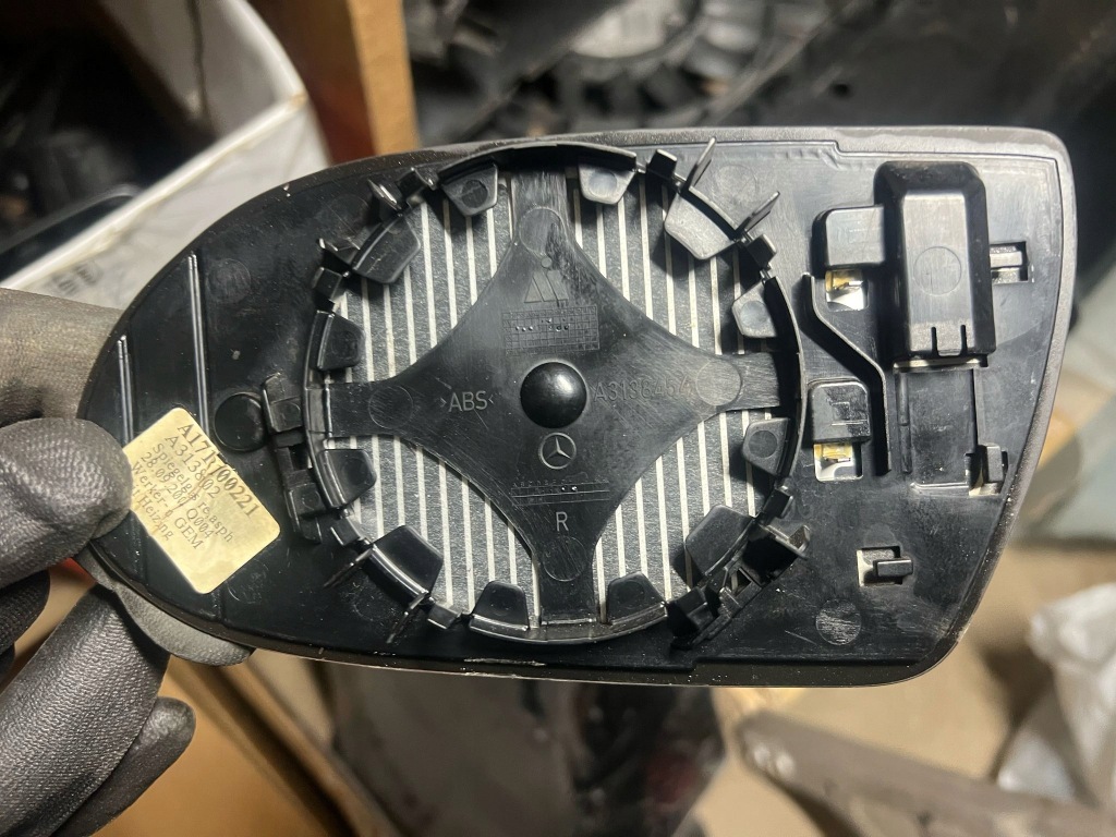 фото №2, Mercedes sl r230 slk r171 вкладыш зеркало правого наружного