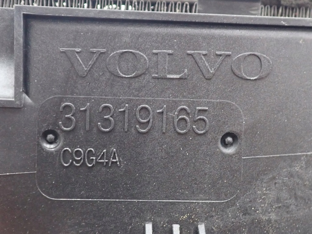 Комплект радиатор кондиционера воды вентилятор volvo v40 2 1.6d 31319165 в Украине