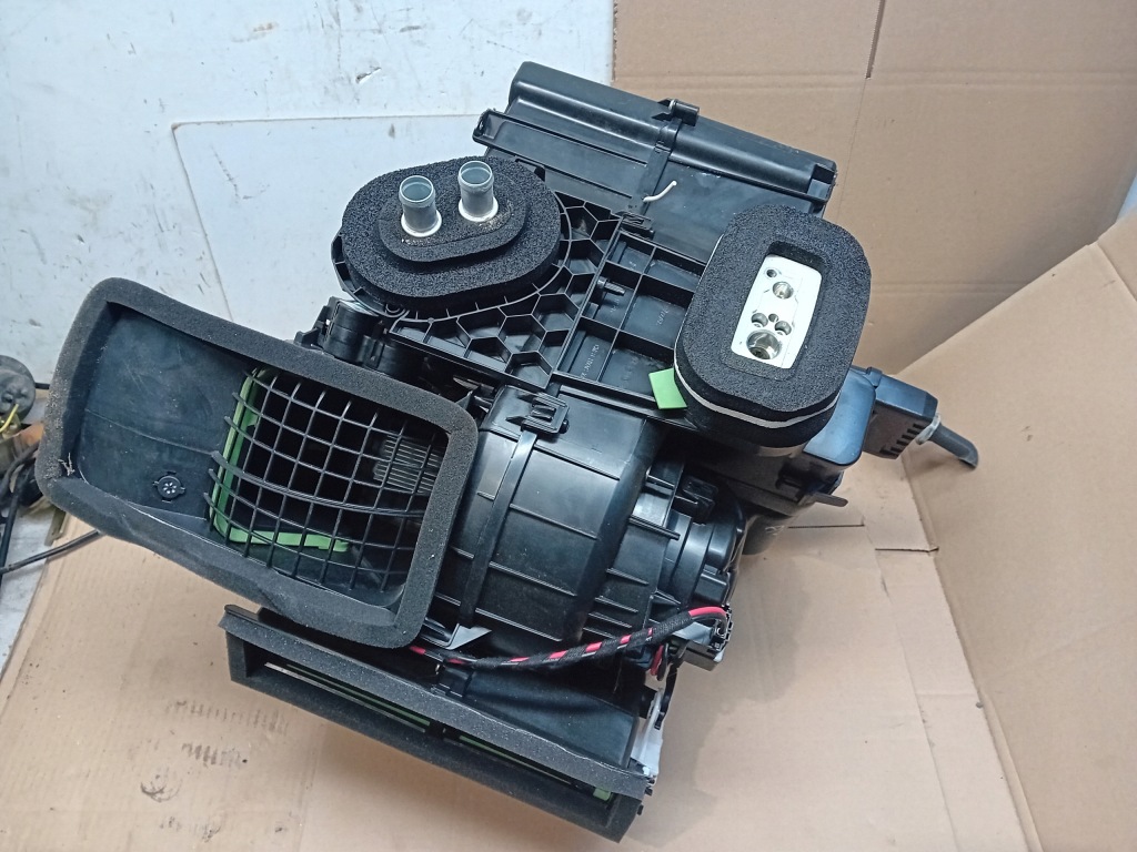 фото №3, Отопитель вентилятор renault arkana 272704163r