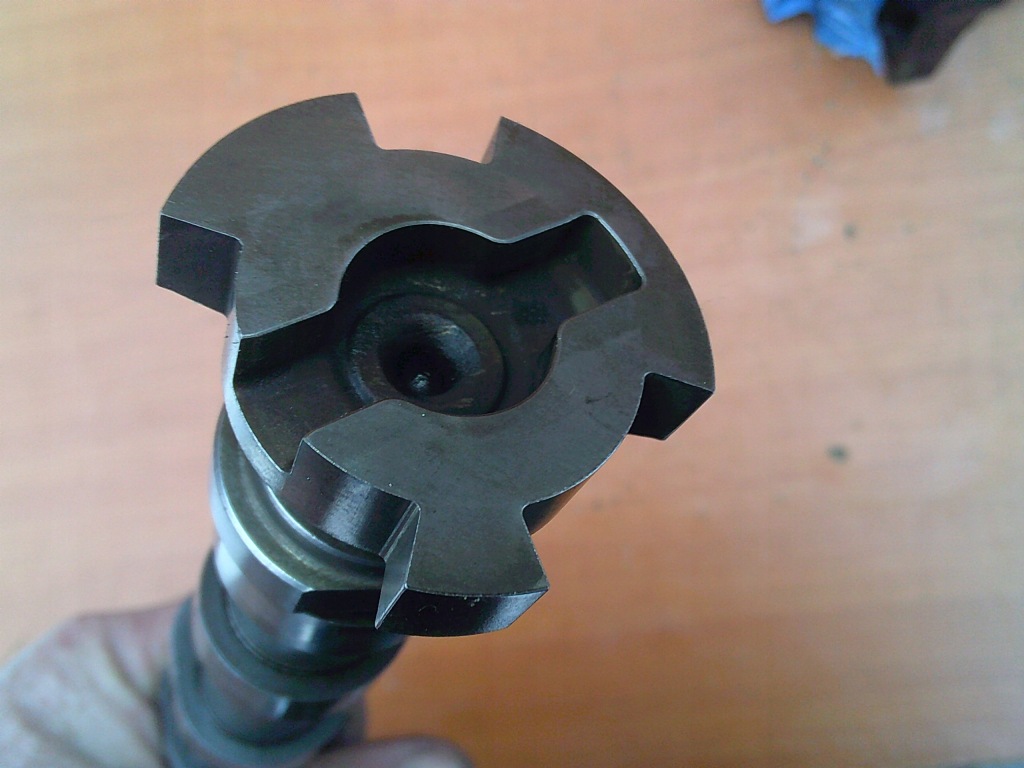 Peugeot 1.6 thp вал wyd. 574588 ex v756542280 впускной  574587 in v756542180 в Украине