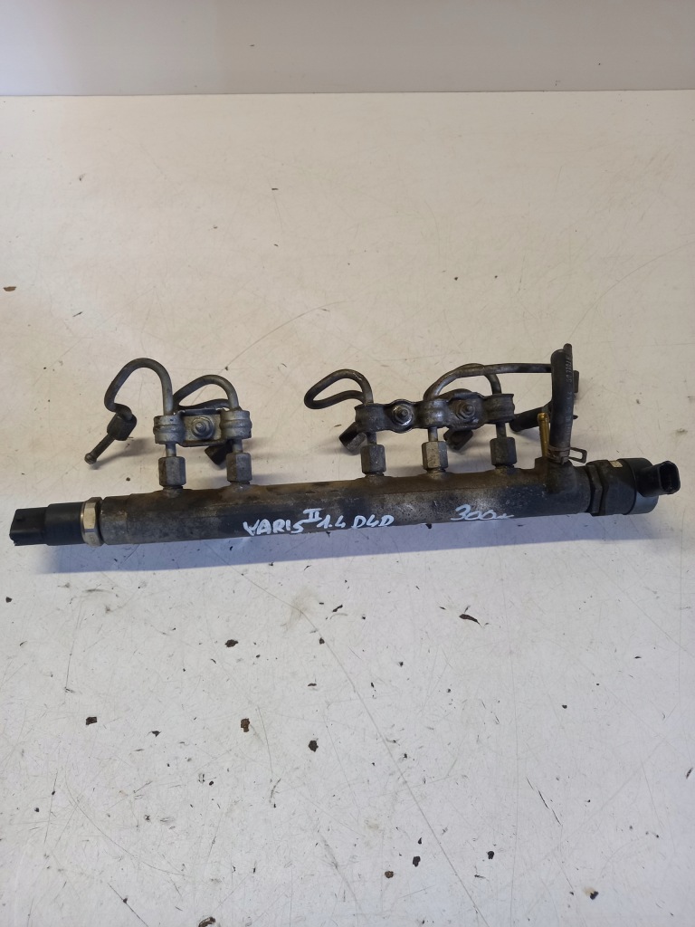 фото №1, Молдинг впрыскная toyota yaris ii 1.4 d4d