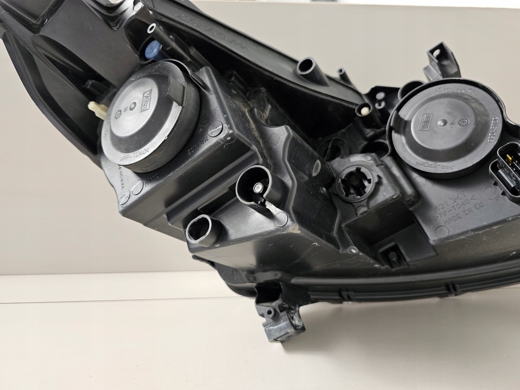 фото №13, Peugeot 2008 лампа передняя левая 9677810180