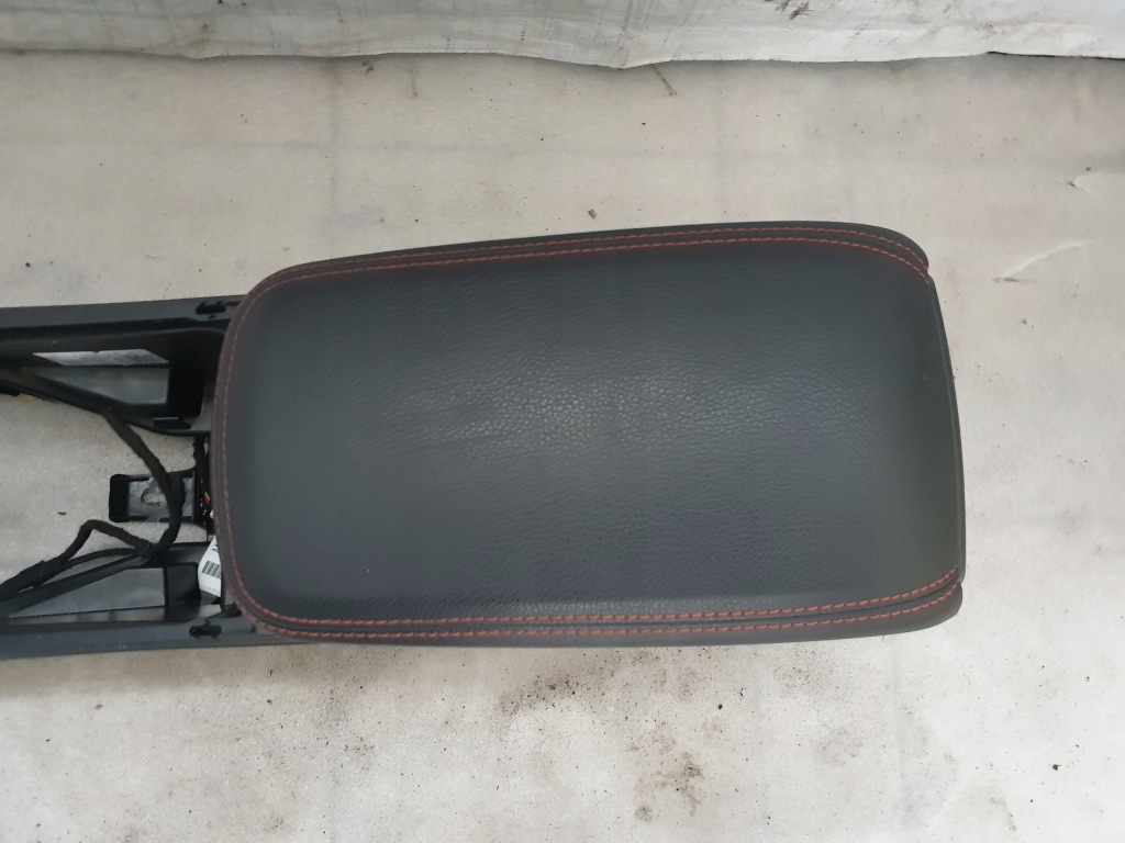 фото №4, Тунель підлокітник cla w117 amg