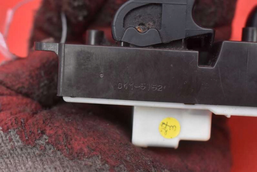 фото №8, Панель керування вікон eu toyota yaris 1 i 03-05