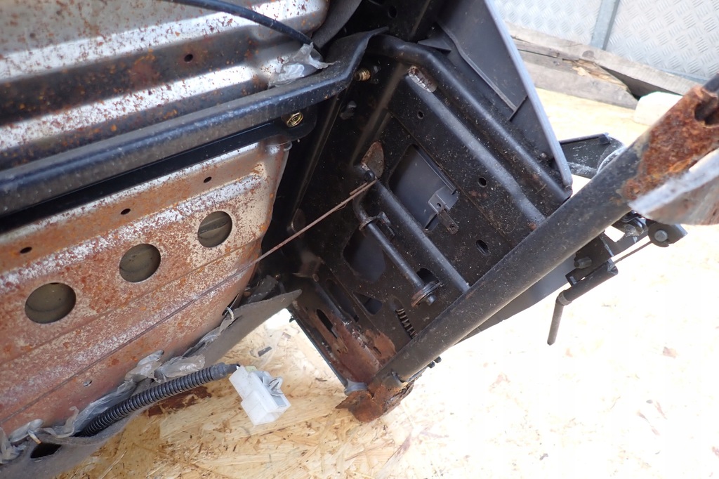 фото №9, Nissan terrano ii сиденье сиденья перед 5d 99r eu комплект 7 человек подогрев