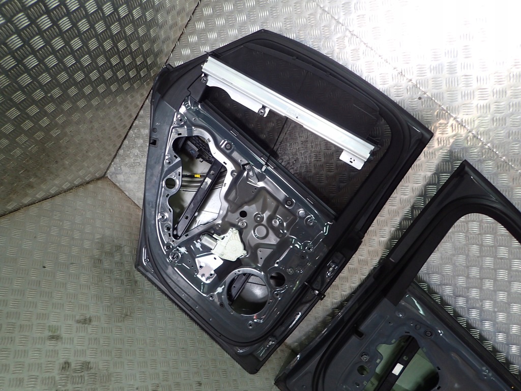 фото №8, Audi s8 a8 4h lift дверь перед передние левая стекло