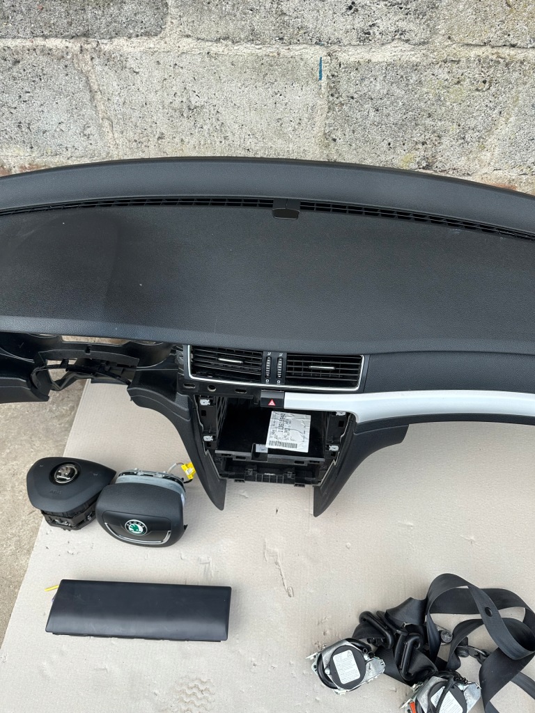 фото №9, Консоль подушка безопасности подушки безопасности ремни skoda superb ii oryg