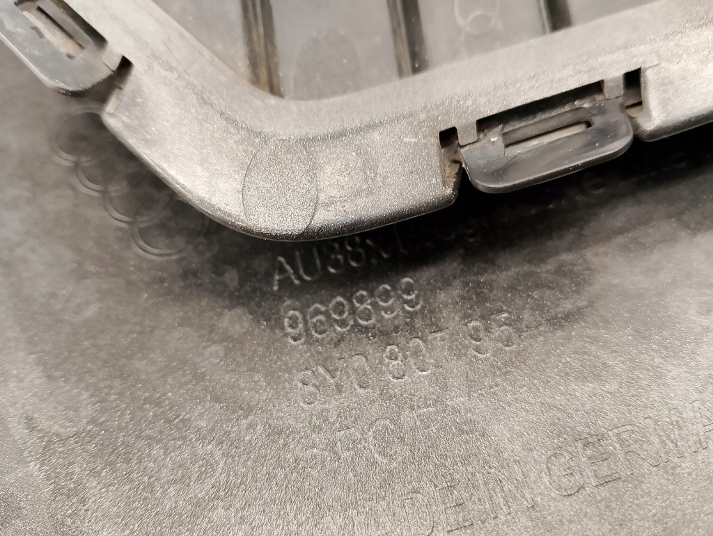 Audi a3 iv 8y правая решётка бампера заглушка Киев