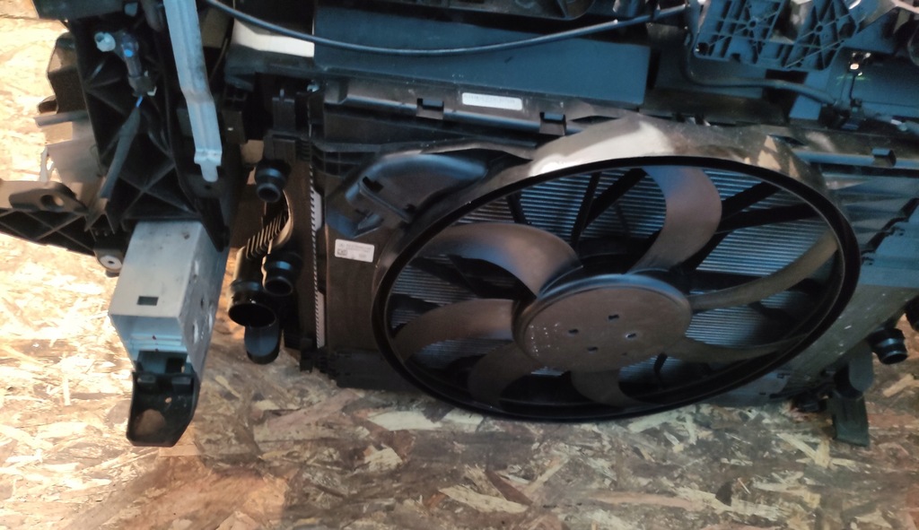 фото №5, Mercedes w247 glb x247 перед капот бампер лампи крила pas радіатор