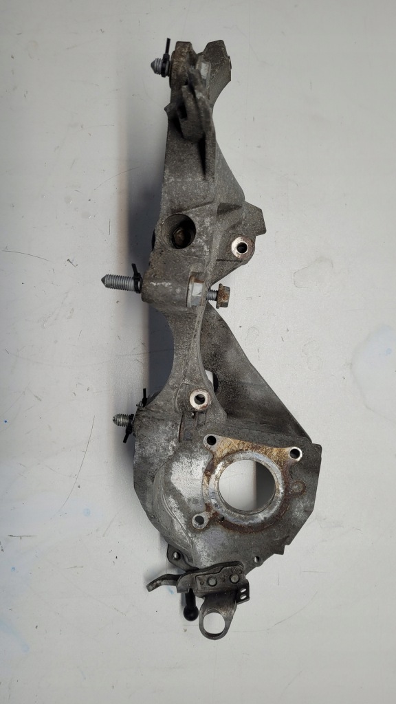 Кронштейн кронштейн генератора vw golf vi 2.0 tdi cff Недорого