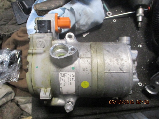 фото №1, Компрессор кондиционера audi 80a816797