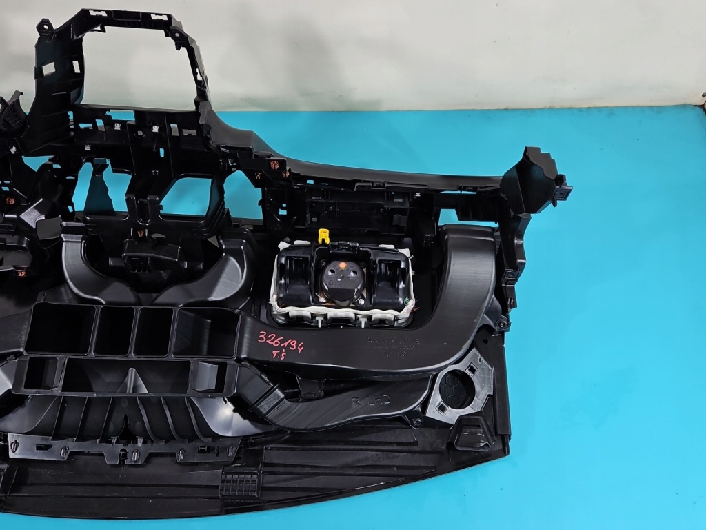 фото №8, Приборная панель приборная приборная панель консоль opel astra v k eu подушка пассажира