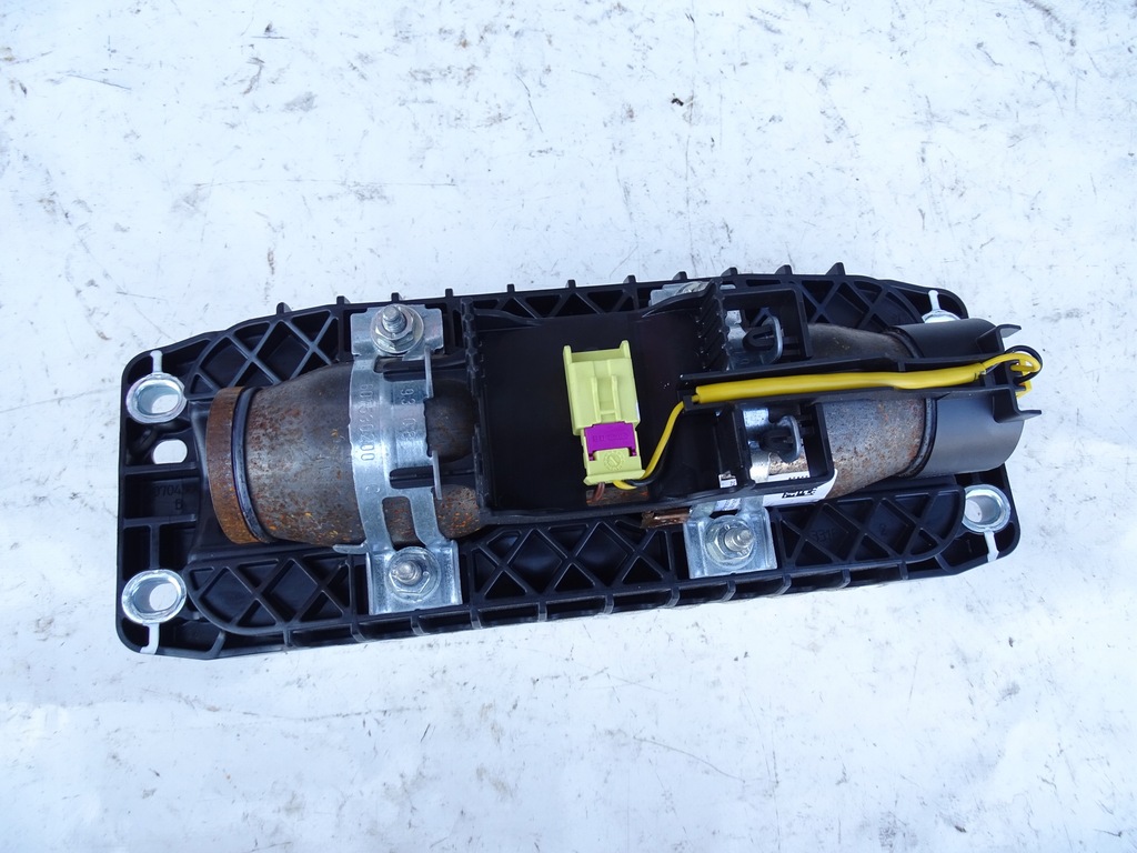 фото №9, Панель приладів приладова консоль панель приладів ремені подушки безпеки vw scirocco 3 iii 137 europa