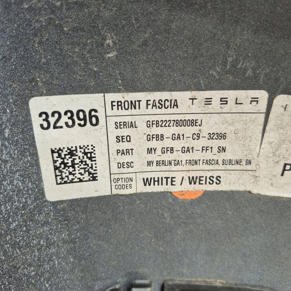 Tesla model y 21- бампер перед передній Доставка