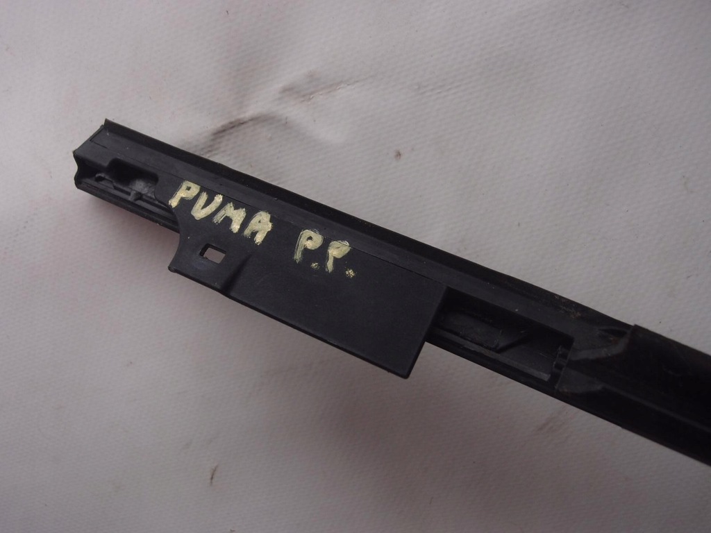 фото №8, Молдинг уплотнитель правый перед ford puma mk2