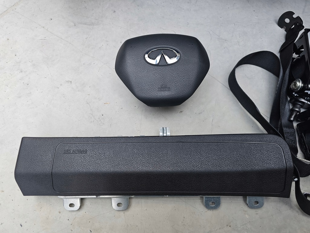 фото №8, Приборная панель консоль подушка безопасности ремни infiniti q30