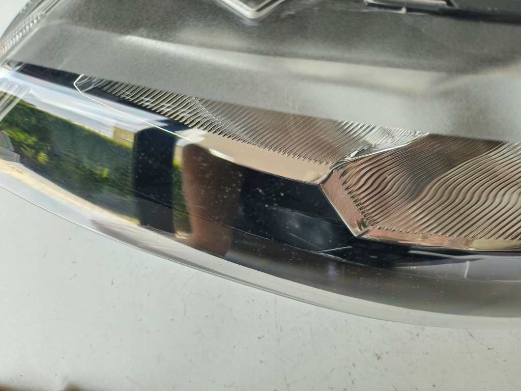 фото №4, Лампа левая фара skoda rapid 5ja 12- ксенон