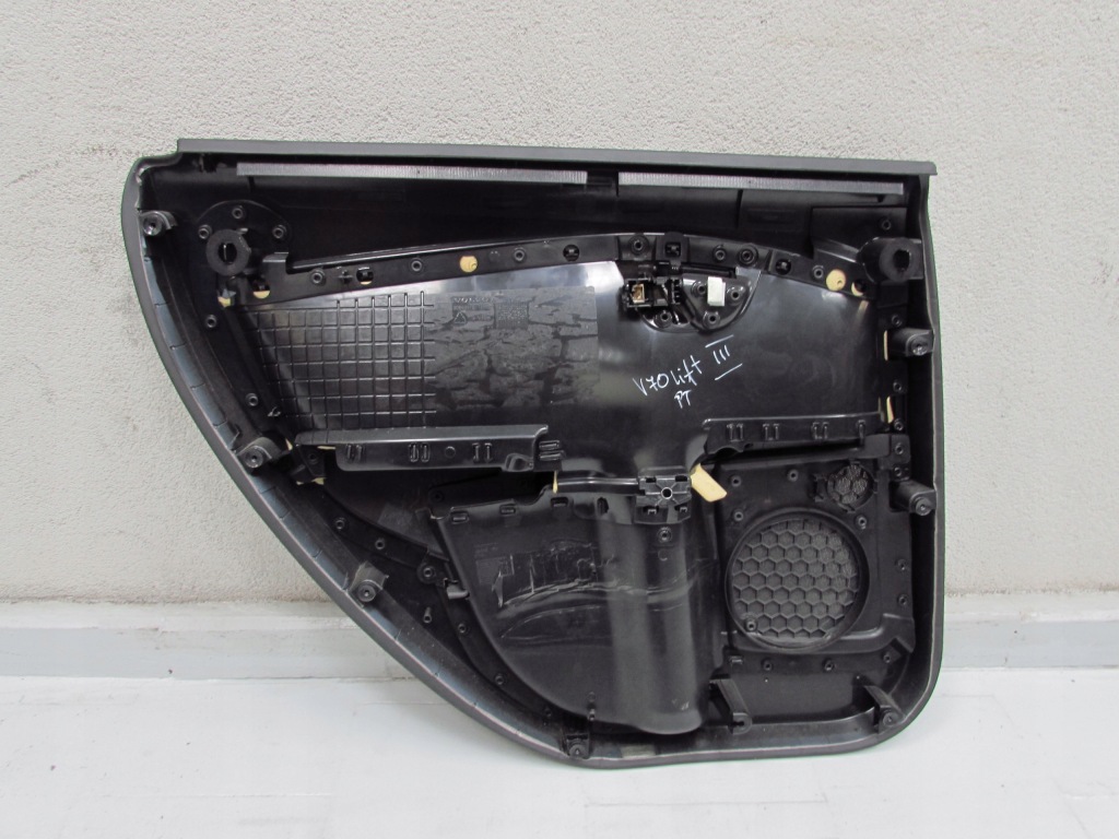 Купить Volvo s80 2 v70 xc70 06-16 обивка карка дверь кожа задний правый  30649476