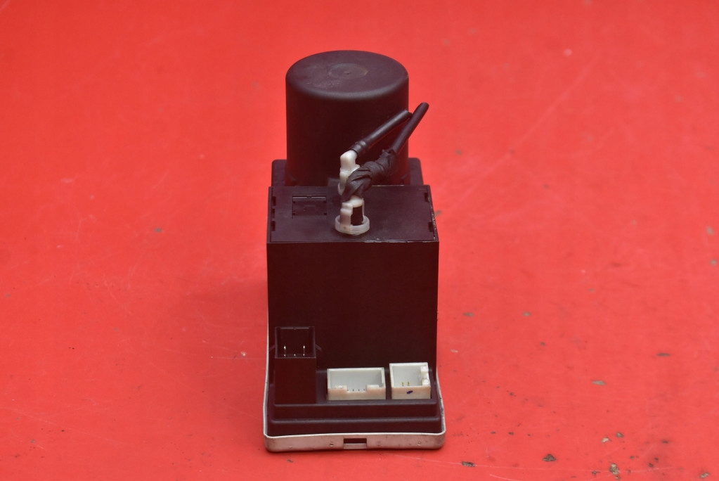 фото №5, Помпа центрального замка 8l0862257e audi a4 b5 sedan 94-99