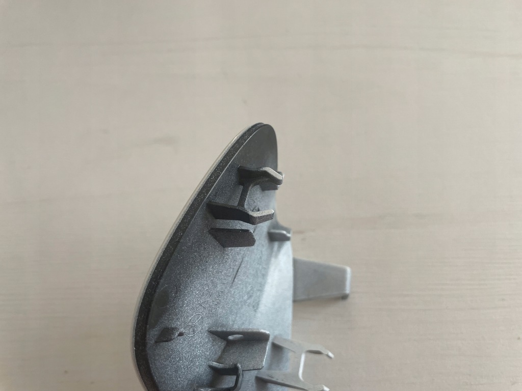 фото №11, Mercedes klasa s w223 2020- заглушка hak перед оригінальний номер