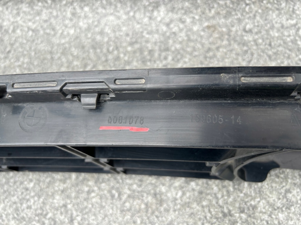 Купити Решітка середня бампера перед передній bmw x3 g01 m набір рестайлінг  8081078