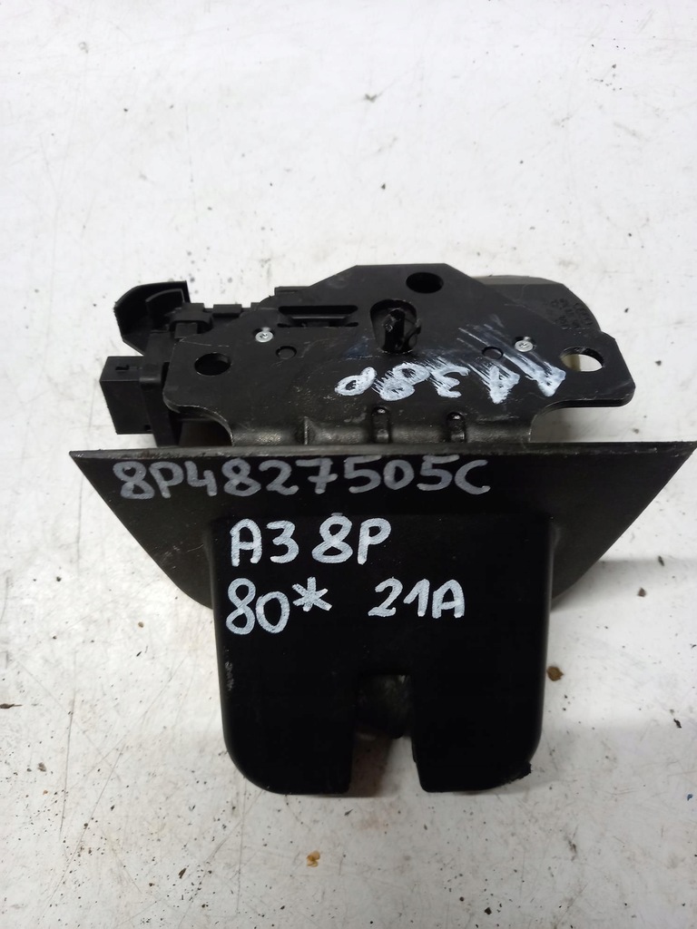 фото №1, Замок крышки багажника audi a3 8p 8p4827505c