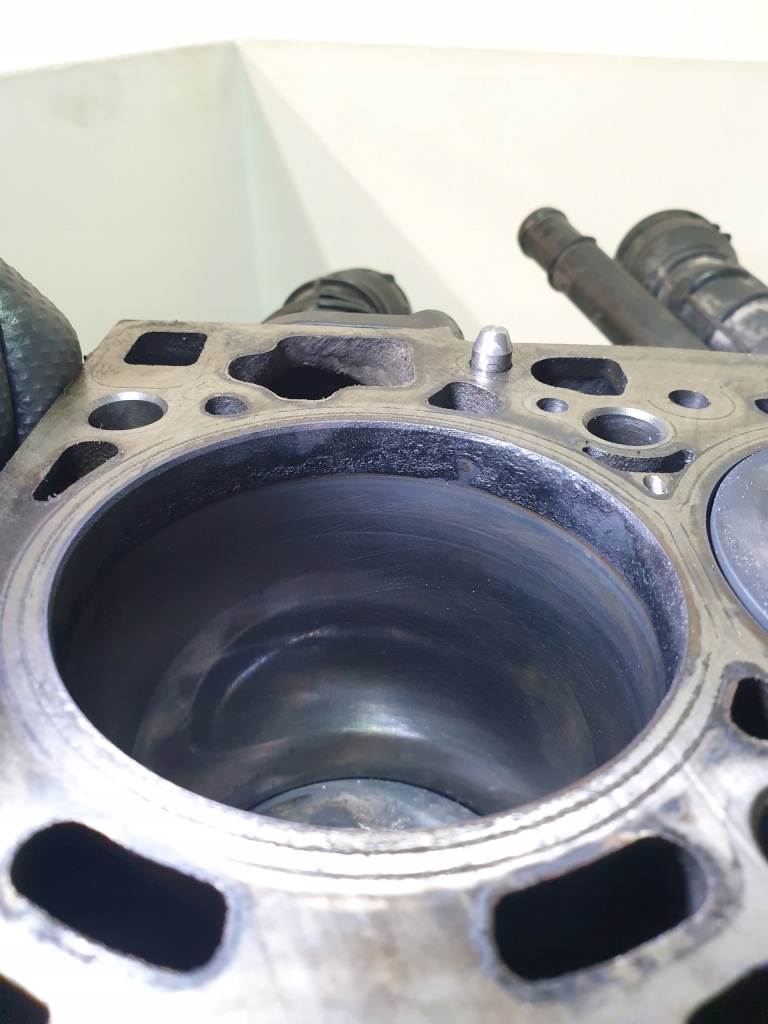 фото №11, Dół двигуна блок wał поршні 04l023c vw audi skoda 2.0 tdi dfs