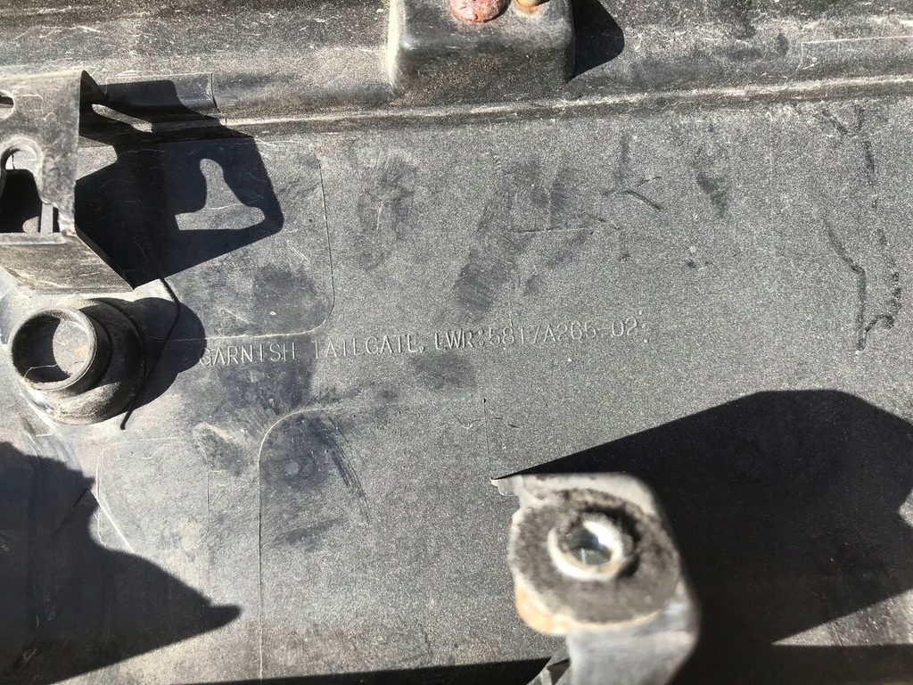 фото №9, Накладка кришки mitsubishi outlander iii lift