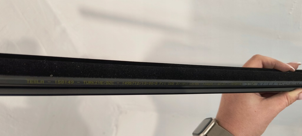 фото №3, Liistwa двері правий перед tesla model y