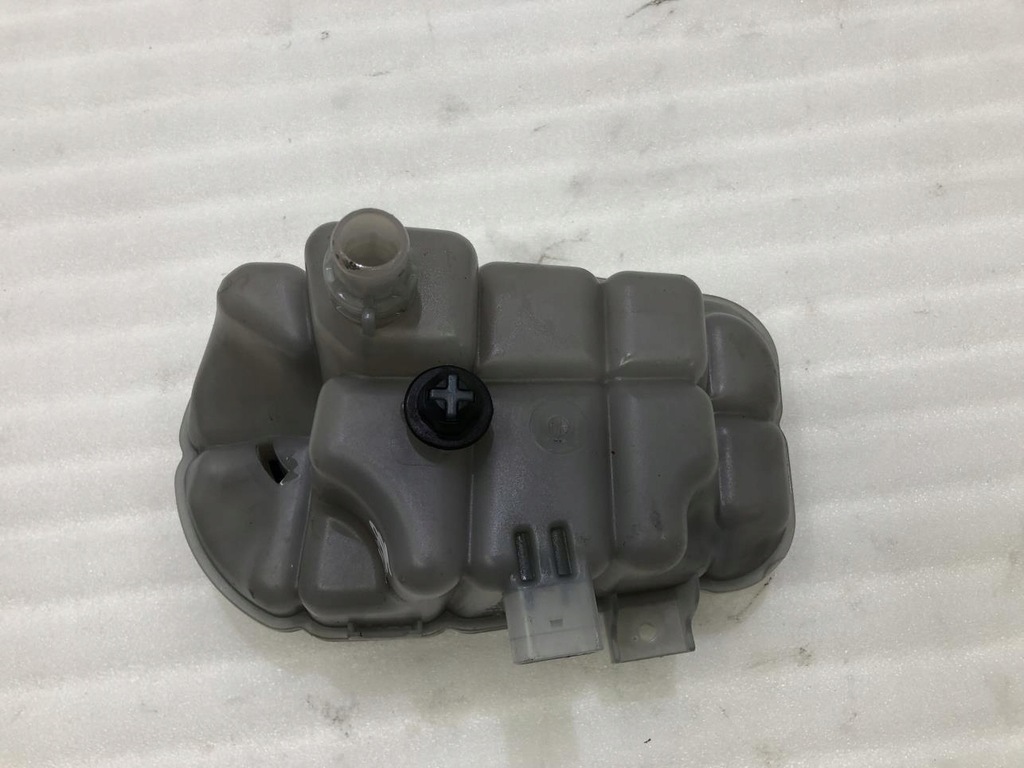 фото №7, Бачок расширительный 4g0121403g audi a6 c7