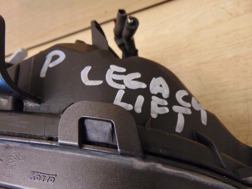 фото №15, Лампа права ксенон subaru legacy outback lift europ