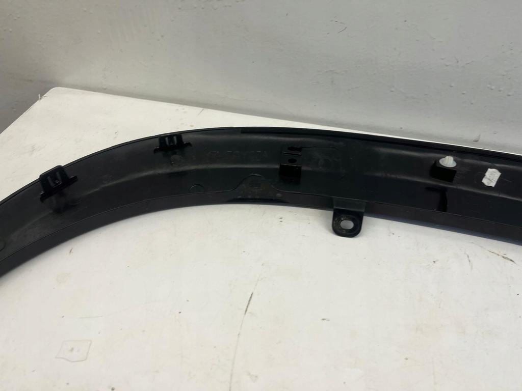 фото №11, Молдинг передняя правая toyota yaris cross перед