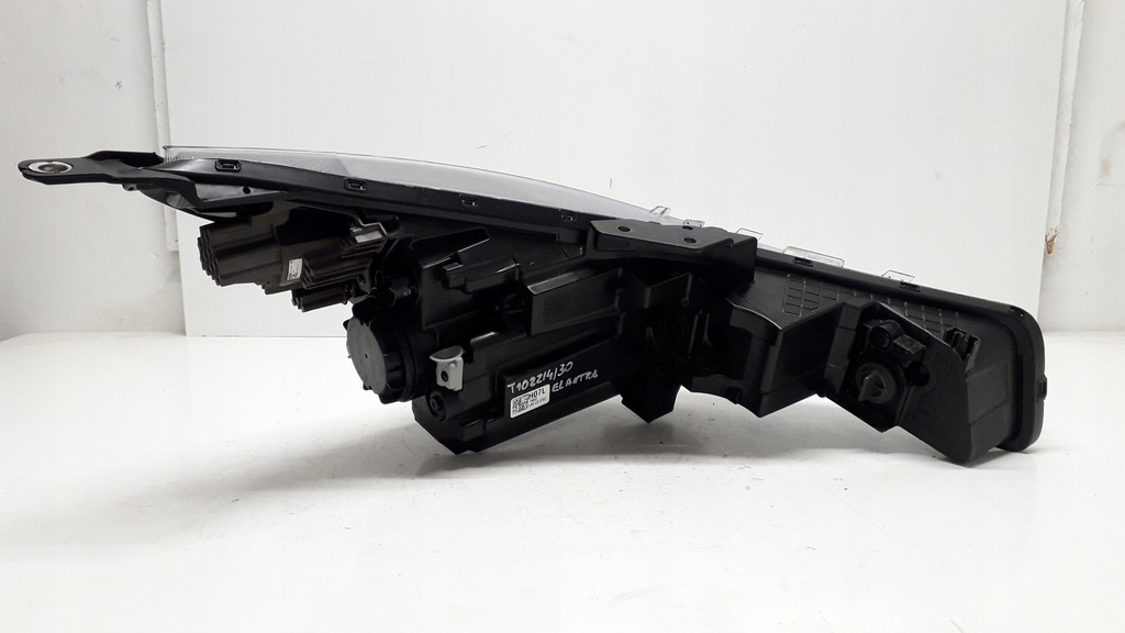 фото №14, Hyundai elantra 7 vii 20- лампа левая передняя