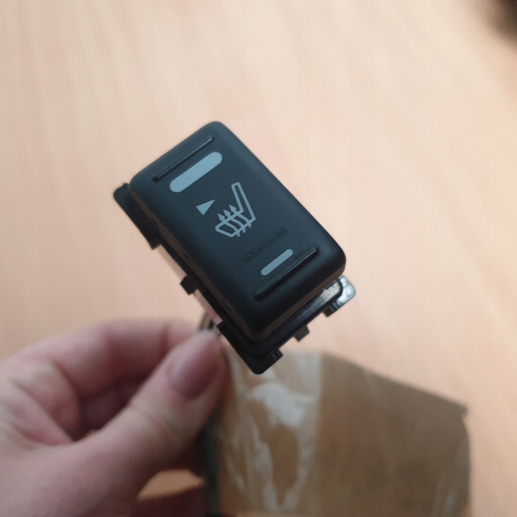 фото №5, Кнопка переключатель блокировка сидений navara d40 08r