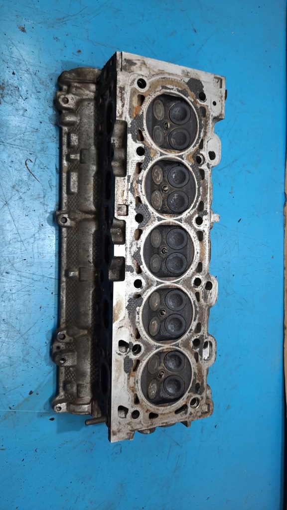 фото №1, Головка двигуна 1001773006 volvo s60 v70 2.4b