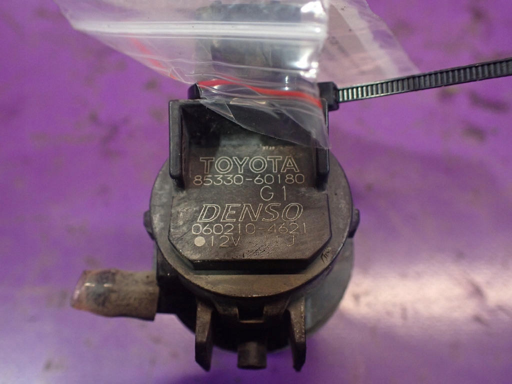 фото №7, Toyota rav 4 iii xa30 05- помпа омивача 85330-60180 060210-4621