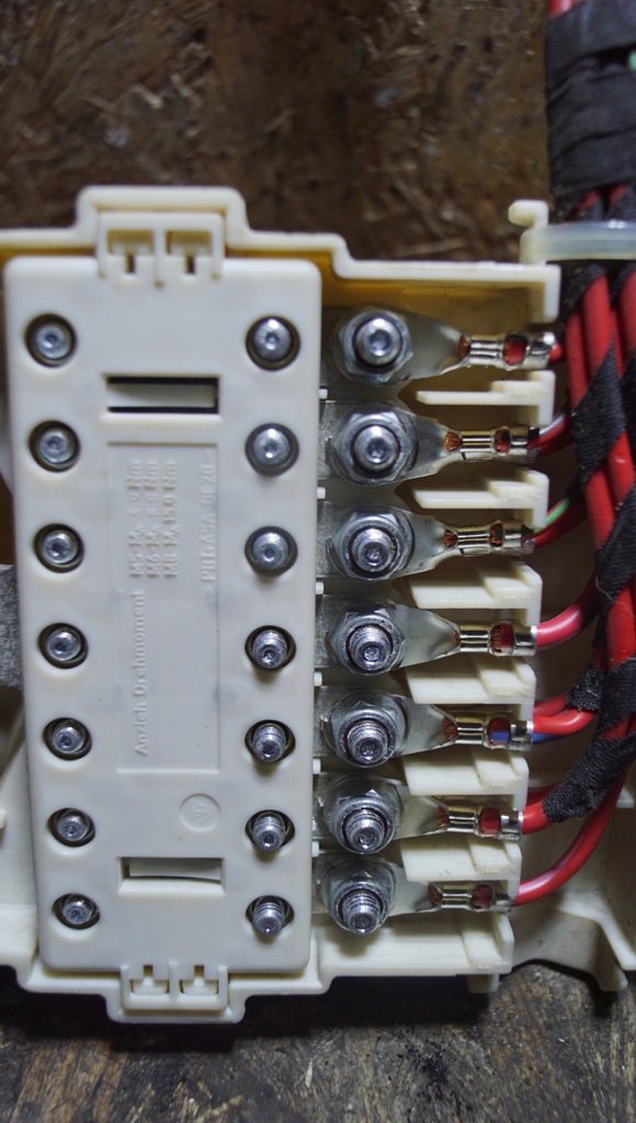 фото №6, Porsche boxster 986 коробка предохранителей