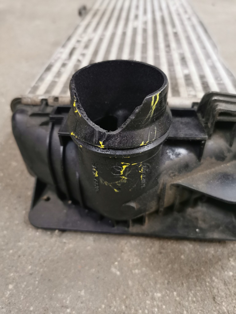 Радіатор інтеркулер mercedes sprinter 2.2 cdi в Україні